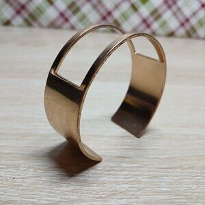 Vintage Gold Tone Negative Space Cuff Bracelet Costume Jewelry #29